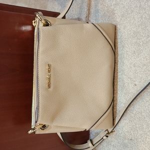 Micheal Kors purse